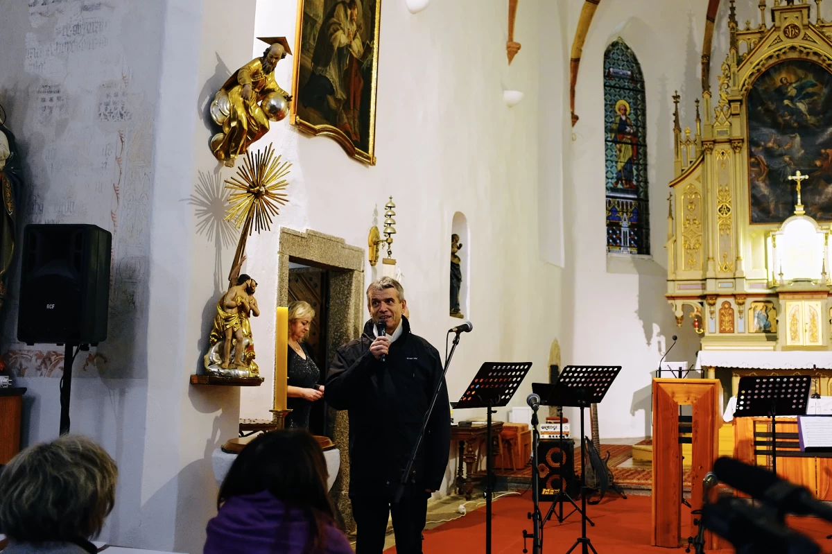 Nedělní adventní koncert vynesl přes 20.000,--Kč