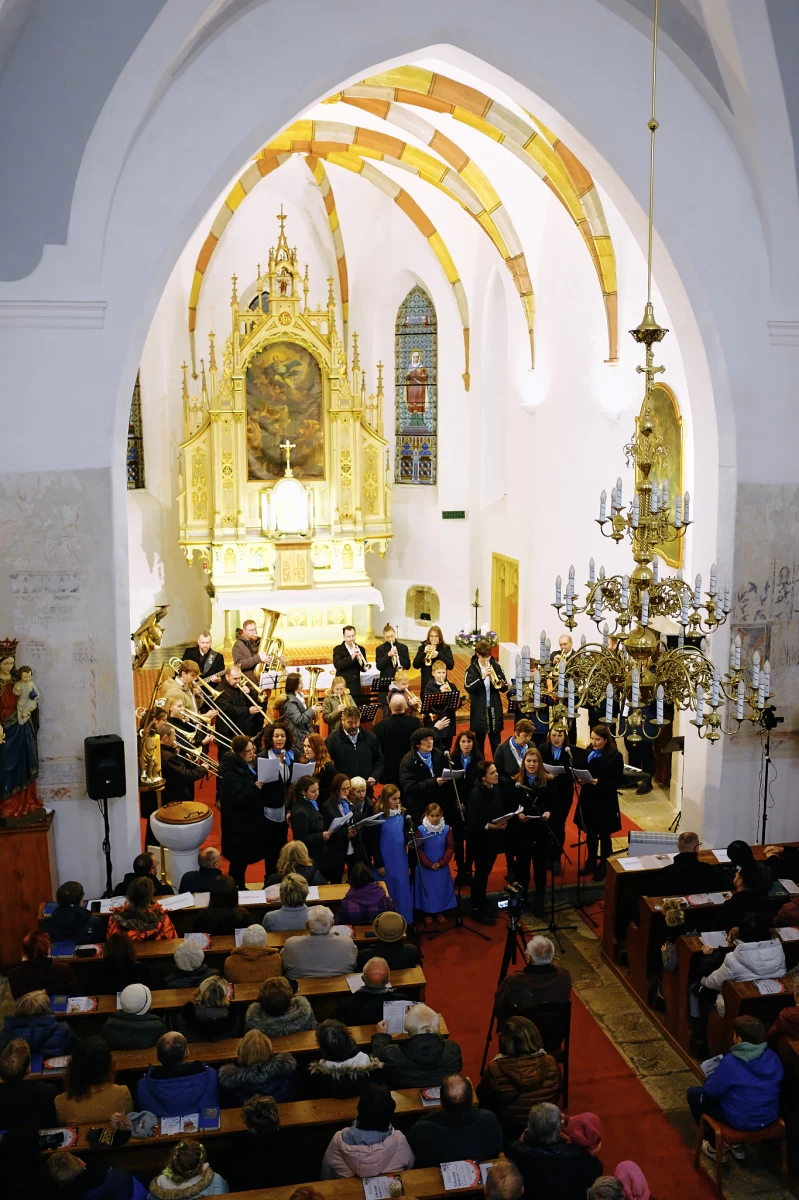 Nedělní adventní koncert vynesl přes 20.000,--Kč