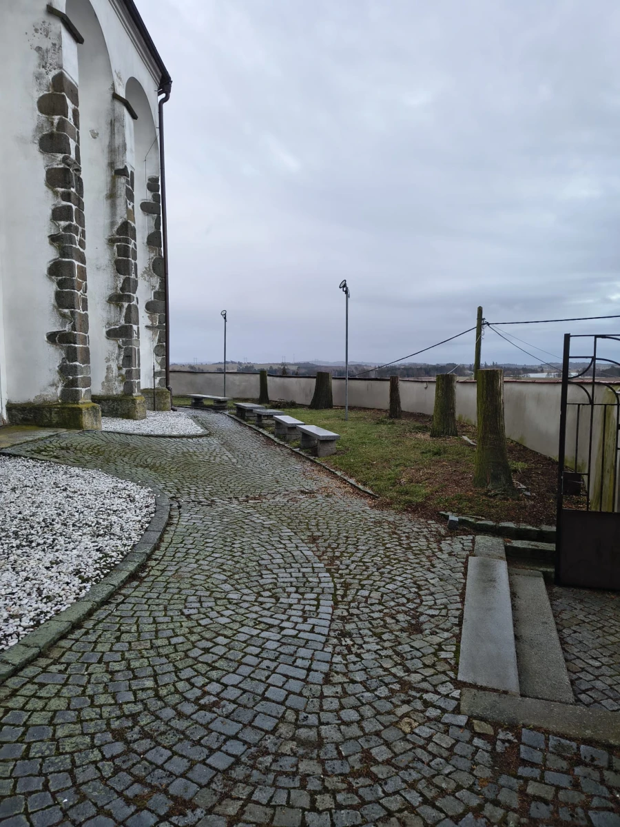 Podporujeme obnovu poutního areálu netínského kostela